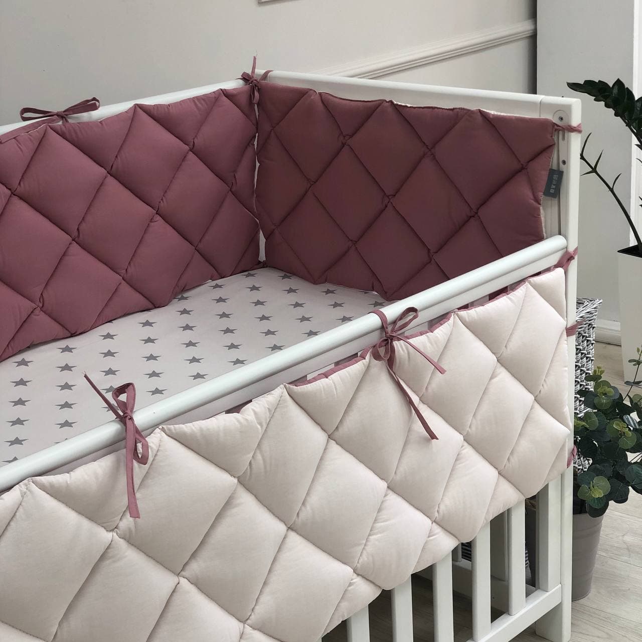 Tour de lit bébé Bordeaux/Rose poudré