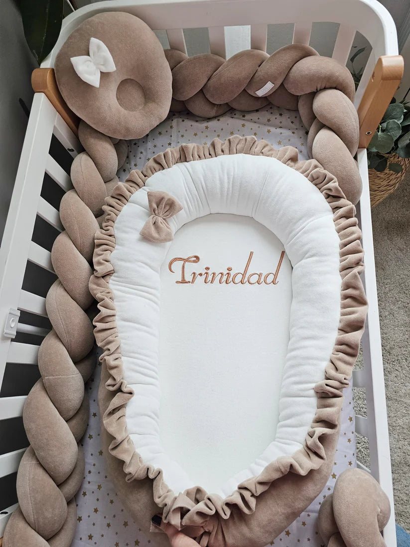 NID/COCON bébé en velours avec papillon